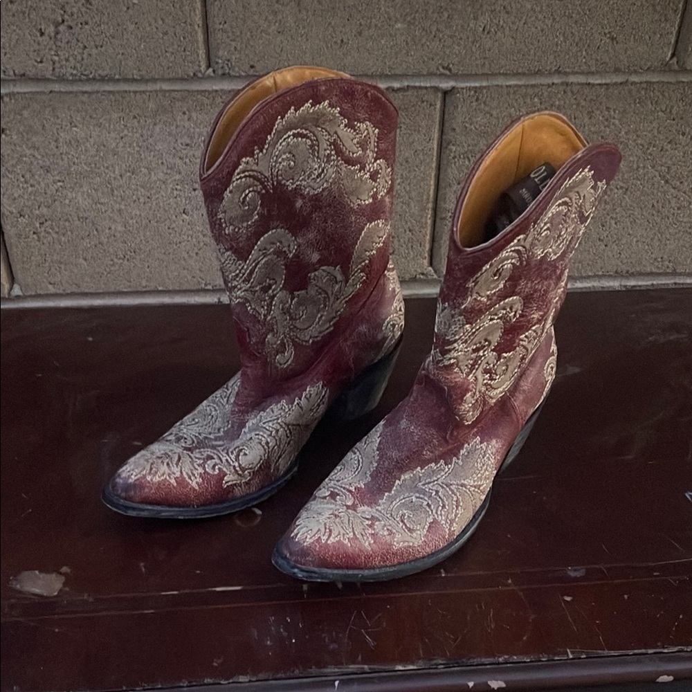 Old Gringo Red and Gold Heeled Boots with Ornate Design